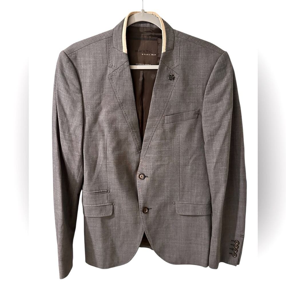 Zara Man Black Tag Blazer Jacket Blue Gray NWOT 2 Buttons Collarless V-Neck, 38